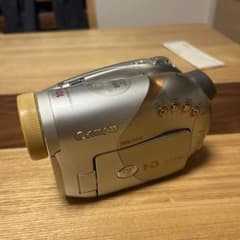 Canon HDビデオカメラ iVIS HR10 動作品 Canon iVIS HR10 ビデオカメラ HD AVCHD - メルカリ