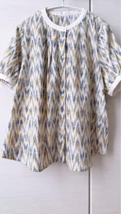 【新品同様】DRESKIP個性的なノーカラーブラウスのサムネイル