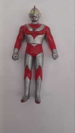 ウルトラマン フィギュア 赤・銀のサムネイル