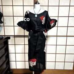 L着物リメイク 正絹 紗 赤黒刺繍 フリル袖ゆったりワンピース - メルカリ