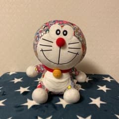 ドラえもんxユニクロ　村上隆　ぬいぐるみ　人形　カイカイキキフラワーのサムネイル
