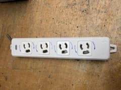 明工社 業務用OAタップ 4口 マグネット付 VCTケーブル付 通電確認済みのサムネイル