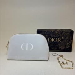 【再値下げ】Dior ポーチ ホワイトベルベット とチェーン チャーム2点のサムネイル
