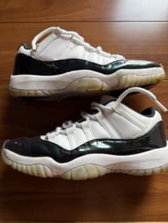 Nike Air Jordan 11 Low Concordのサムネイル