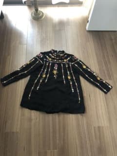 刺繍トップスのサムネイル