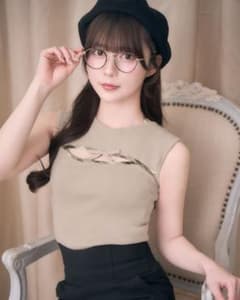 【新品未使用】michellMacaron ノースリーブトップスのサムネイル