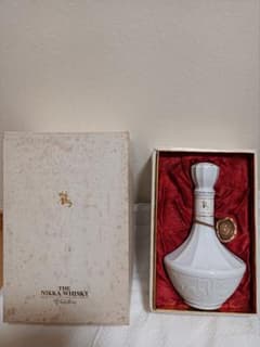☆未開栓☆【　ノリタケ　ニッカウヰスキー　特級　鶴　】古酒　箱付き　ウイスキーのサムネイル