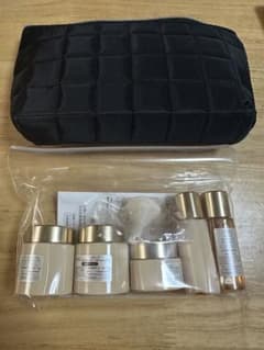 メナード　イルネージュトラベルキットのサムネイル