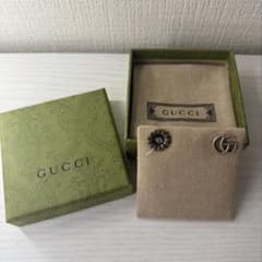 GUCCI ダブルGロゴ 花モチーフ ピアスセット - メルカリ