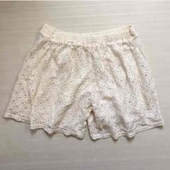 レースのショートパンツのサムネイル