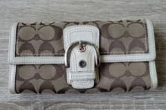 J*0様 COACH シグネチャー 長財布 バックル付きのサムネイル