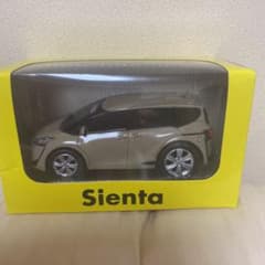 トヨタ　シエンタ　プルバックカーのサムネイル