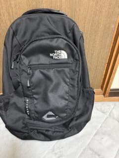 THE NORTH FACE ブラックバックパックのサムネイル