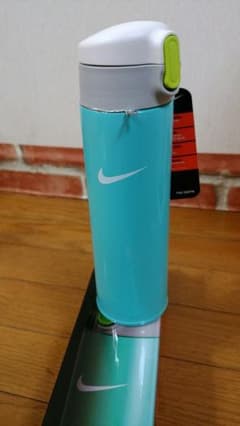 ☆ミーナ様専用☆ナイキ水筒 サーモス ストローのサムネイル