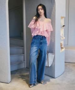 ココディール　フレアワイドデニムパンツ　ブルー　Sサイズのサムネイル