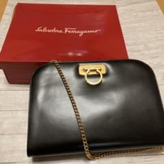 Ferragamo フェラガモ チェーン ショルダーバッグ ガンチーニ レザーのサムネイル