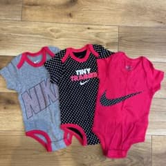 NIKEBabyロンパースのサムネイル
