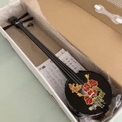 【未使用】カンカン三線　カンカラ三線　ハイビスカスと蝶柄　沖縄 未使用】カンカン三線 カンカラ三線 ハイビスカスと蝶柄 沖縄 - メルカリ