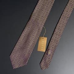 GUCCI ネクタイ ブラウンパープル ロゴゴールド総柄 シルク タグ付きのサムネイル