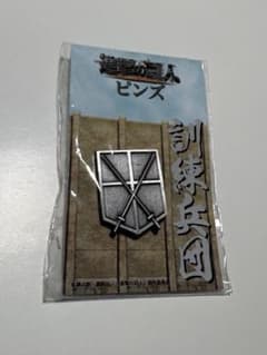 Attack Titan　Pins Pin badges