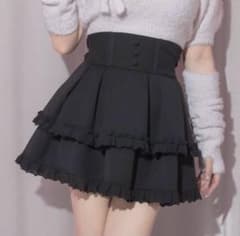 【新品】コットンフリルボリュームタックスカート ブラック×ホワイトpium コットンフリルボリュームタックスカート – pium