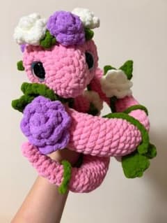 全長110㎝ お花に巻かれたピンクのヘビさん あみぐるみ - メルカリ