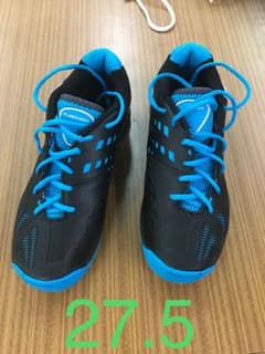 ほぼ新品 テニスシューズ27.5のサムネイル