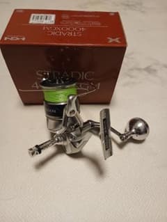 SHIMANO STRADIC 4000XGM スピニングリールのサムネイル