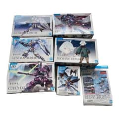 水星の魔女ガンプラセット　計ガンプラ6体、パーツ2.アクスタ1です。のサムネイル
