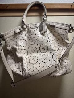 COACH パンチングレザー 2way ショルダーバッグのサムネイル