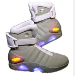 【廃盤】バックトゥザフューチャー マーティ着用「エアマグ」レプリカ BTTF 廃盤】バックトゥザフューチャー マーティ着用「エアマグ」レプリカ