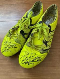 町田ゼルビア　増山選手サイン入りスパイク　2足セット 町田ゼルビア 増山選手サイン入りスパイク 2足セット - メルカリ