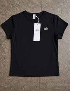 alo 半袖Tシャツ ブラック Sサイズ シルバーロゴ シンプルデザイン