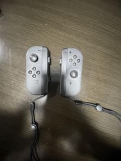 Nintendo Switch Joy-Con ジョイコン ストラップ付きのサムネイル