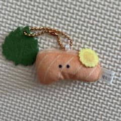 つぶらな瞳の和食屋 サーモン キーホルダーのサムネイル