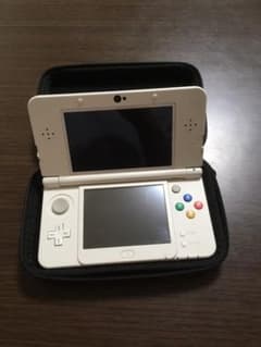 ニンテンドー3DS ピュアホワイトのサムネイル