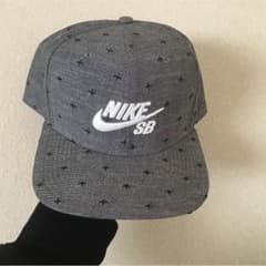 美品 NIKE キャップのサムネイル