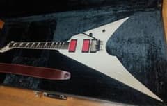 ESP EII E-II ARROW白 FLOYD ROSE EMG 81 85 - メルカリ