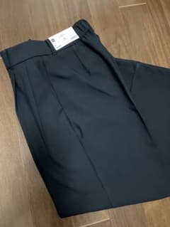 【新品】GUタックワイドパンツ黒のサムネイル