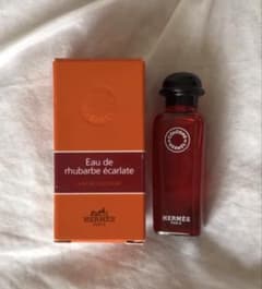 HERMESエルメスEau de rhubarbe éclarate❤️7.5ml - メルカリ