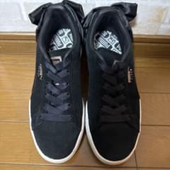 PUMA ブラック スエード スニーカー リボン付き23cmのサムネイル