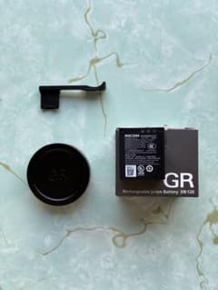 美品】Ricoh GR4 カメラ備品3点セット - メルカリ
