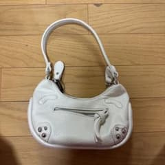 ホワイトレザーショルダーバッグのサムネイル