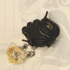 阪神タイガース シークレットグラブ型キーホルダー 村上頌樹 - メルカリ