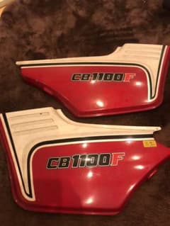 CB1100F 純正サイドカバーのサムネイル