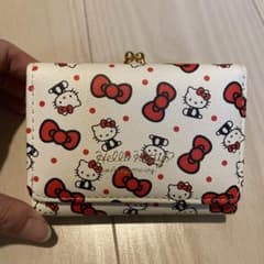 二つ折り財布(キティちゃん)のサムネイル