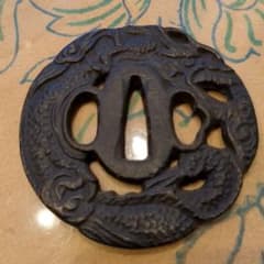 トンボ彫刻 鉄製 鍔(つば) 龍彫刻 鉄製 鍔(つば) - メルカリ