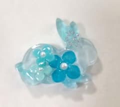 1368」レジンヘアゴム ポニーフック ブローチ マグネット - メルカリ