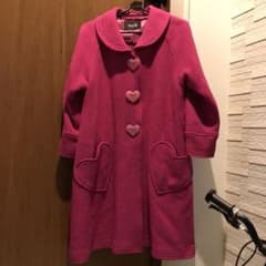 ショッキングピンク♡ハートボタン＆ポケットが可愛いコートのサムネイル