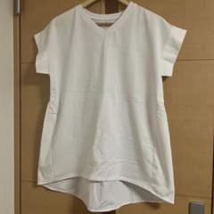 新品　カットソーのサムネイル